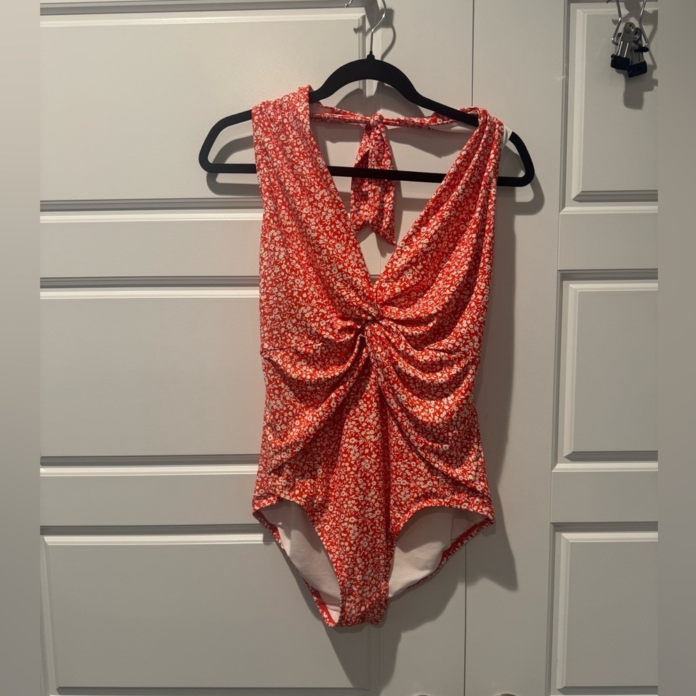 Michael Michael Kors Women's 236282 V-Twist Halter One-Piece Swimsuit Size 16